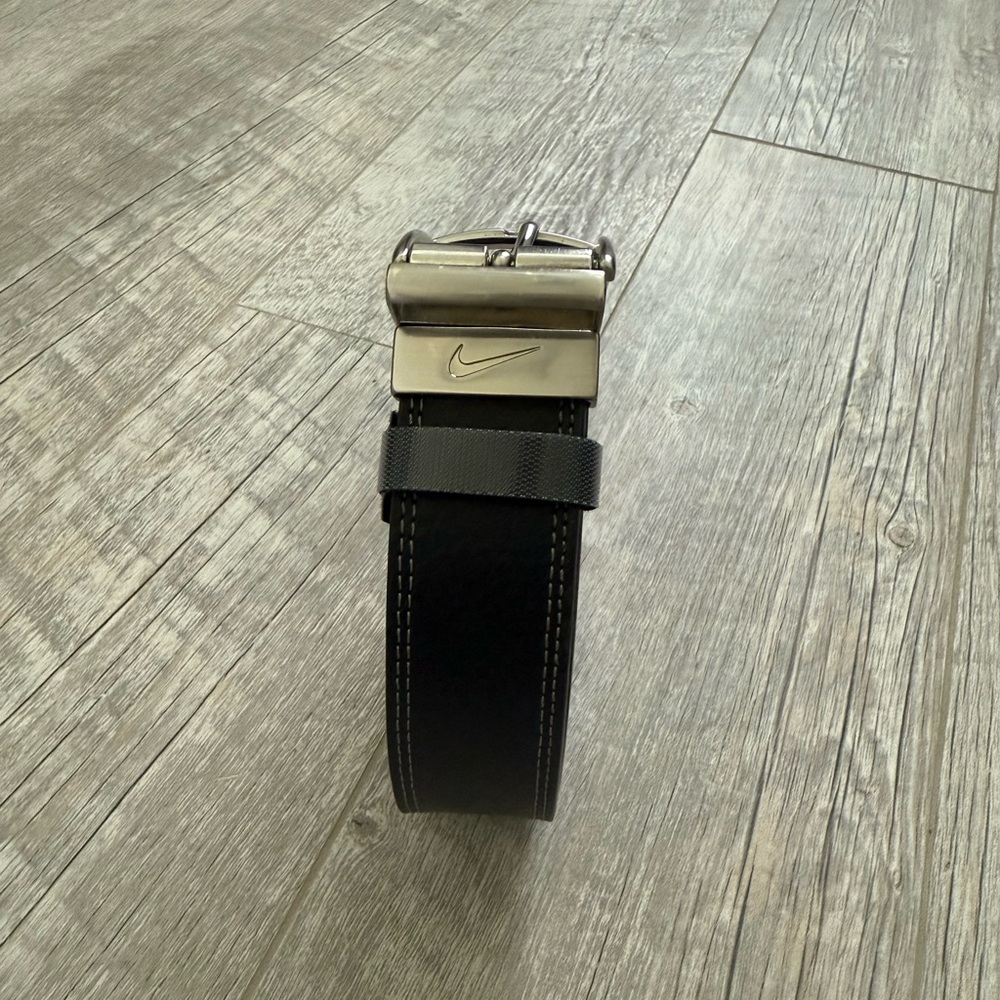 Nike Men’s Reversible Black/Brown Golf Belt with Silver Buckle